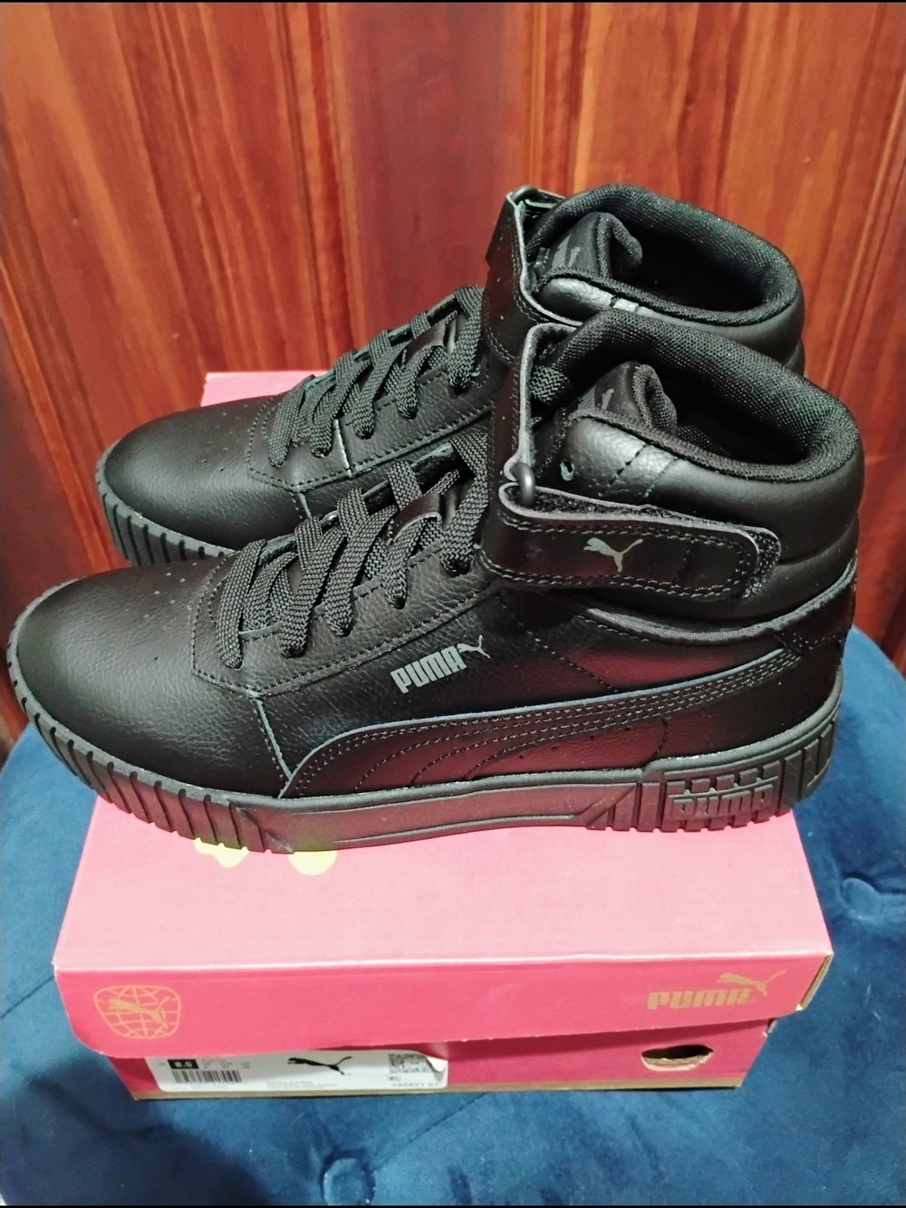 New In Box Never Worn- Puma Carina 2.0 Mid Black - Picture 2 of 5
